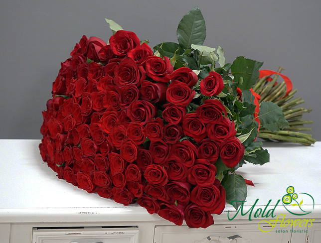 101 Trandafiri roșii olandezi 60-70 cm foto